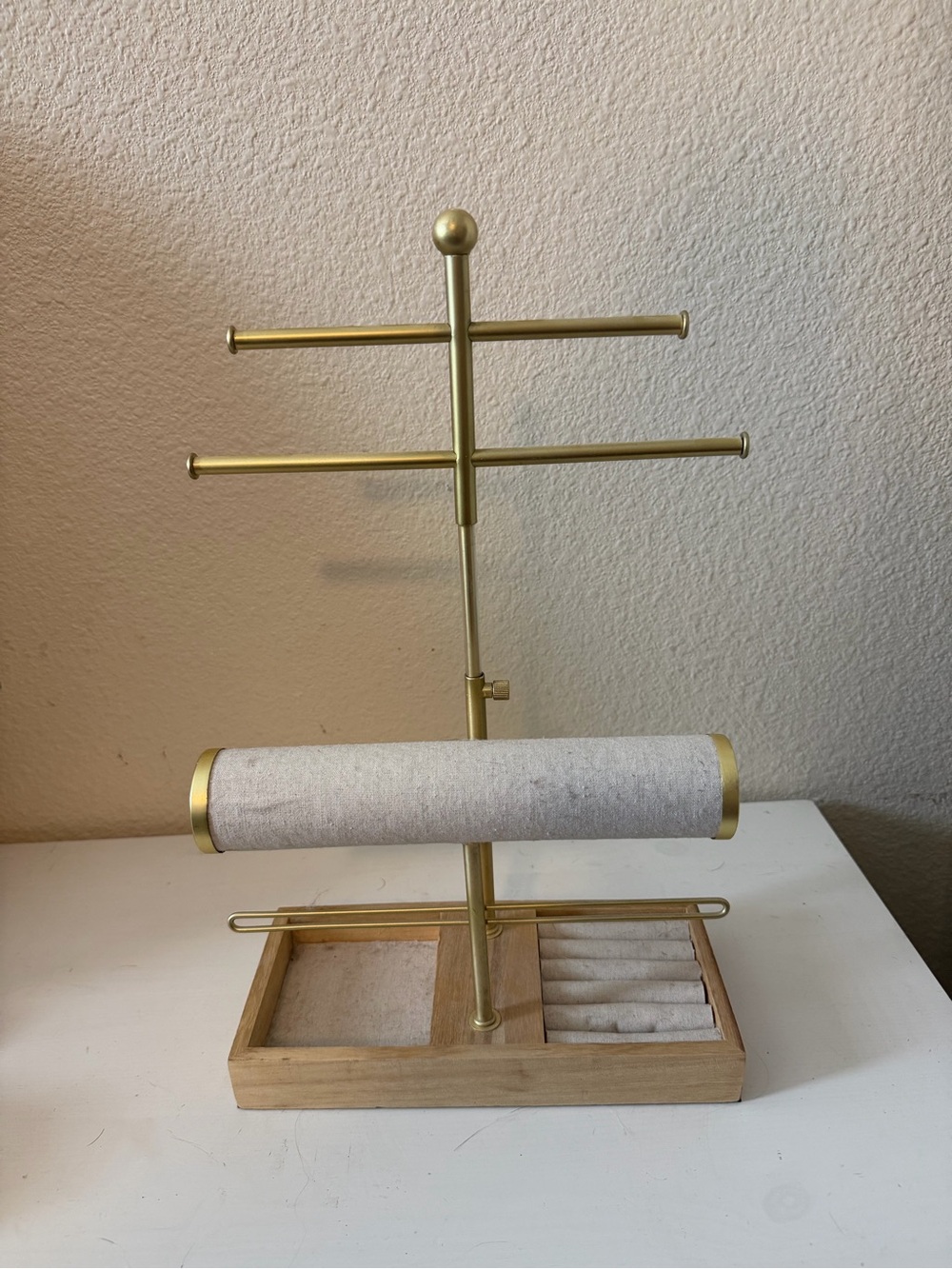 Gold and Natural Jewelry Organizer Stand with Linen Roll